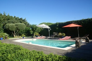 Pool - Holiday Home in Var Near Beaches & Pool (Saint-Tropez)