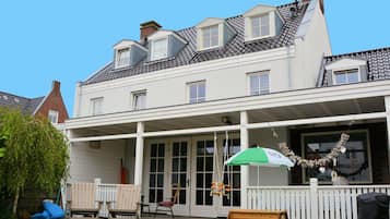 Villa | Exterior