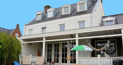 Fantastic Family House in the Old Center Near Beach and Sea