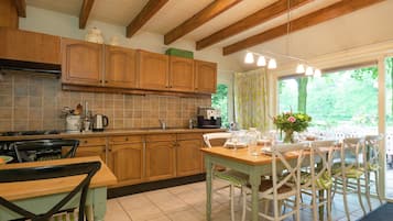 House | Private kitchen | Microwave, dishwasher, coffee/tea maker, high chair