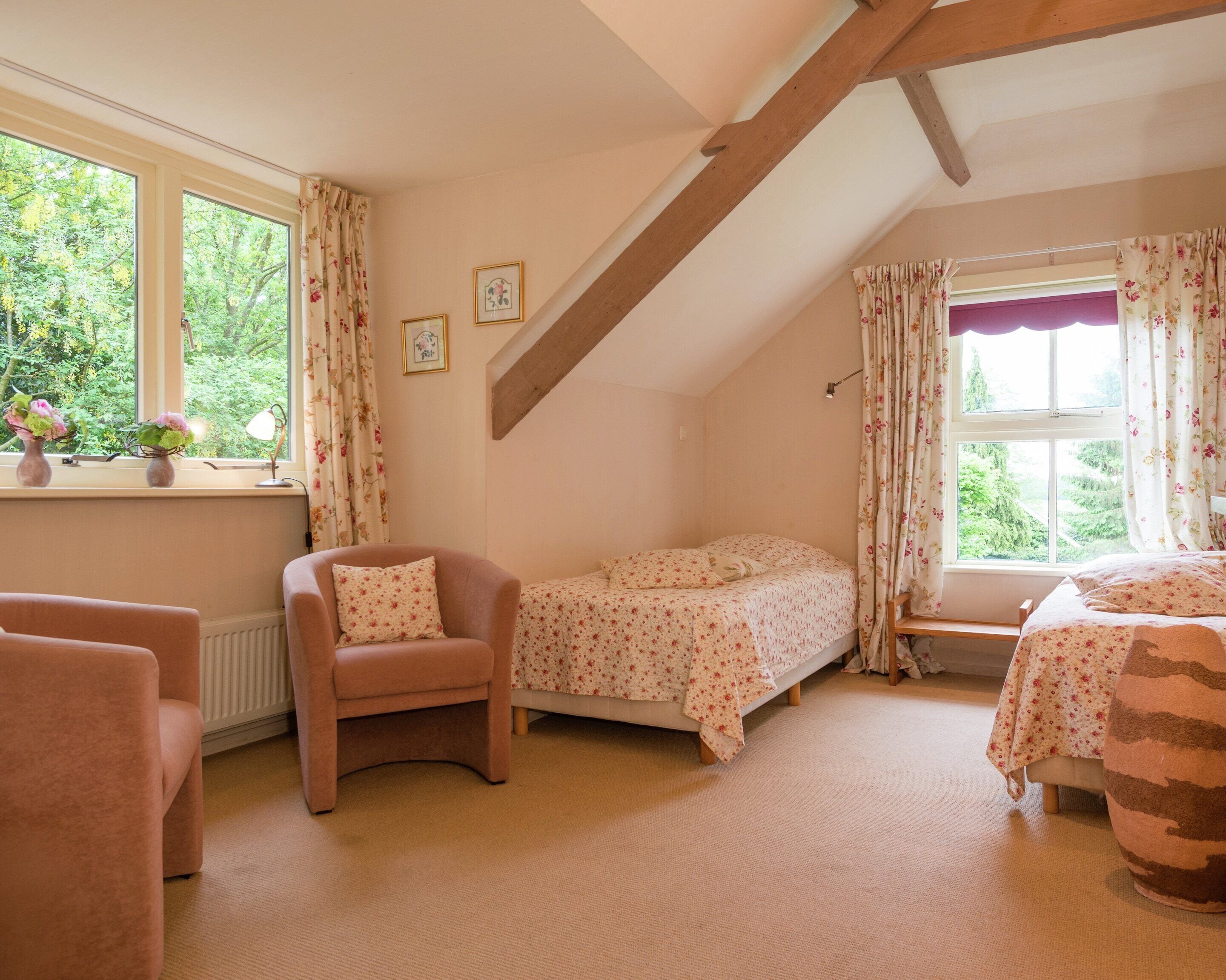 House | 4 bedrooms, individually furnished