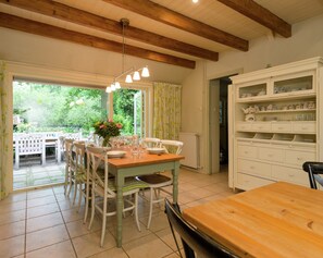 House | Dining - Secluded Farmhouse in Balkbrug with Hot Tub (Balkbrug)