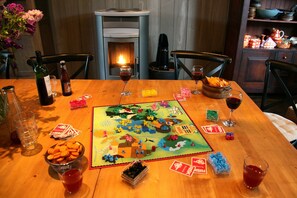 House | Games room - Secluded Farmhouse in Balkbrug with Hot Tub (Balkbrug)
