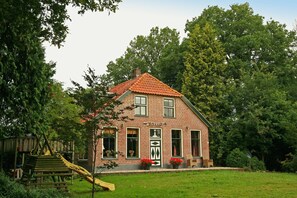 House | Exterior - Secluded Farmhouse in Balkbrug with Hot Tub (Balkbrug)