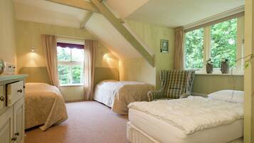 Nhà | 4 phòng ngủ, trang bị nội thất với thiết kế riêng biệt