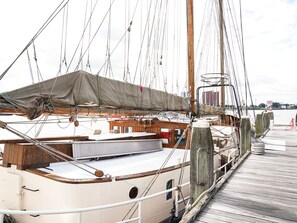 Exterior - Lovely Boat in Rotterdam With Private Terrace (Rotterdam)