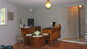 Cottage | Private kitchen | Fridge, microwave, oven, electric kettle - Graceful Cottage in Faucon With Terrace (Faucon)