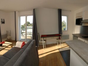 Apartment | Private kitchen | Fridge, microwave, dishwasher, coffee/tea maker - Apartment Next to Europe's Highest Dune, in Pilat (La Teste-de-Buch)