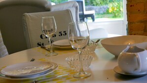 Unclassified image, 4 of 33, button - Beautiful Holiday Home in With Terrace, Garden and Barbecue (Noordwijkerhout)