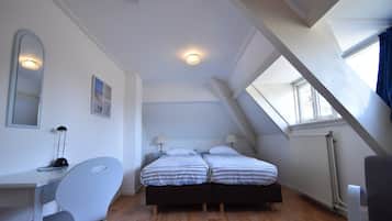 House | 3 bilik tidur, cadar katil
