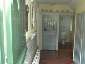 Reception - Sunlit Cottage near Sea in Nes (Nes)