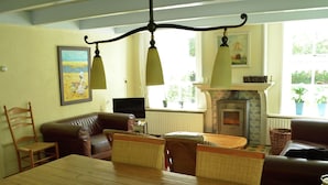 Dining - Sunlit Cottage near Sea in Nes (Nes)