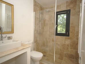 House | Bilik Mandi | Pancuran mandi 