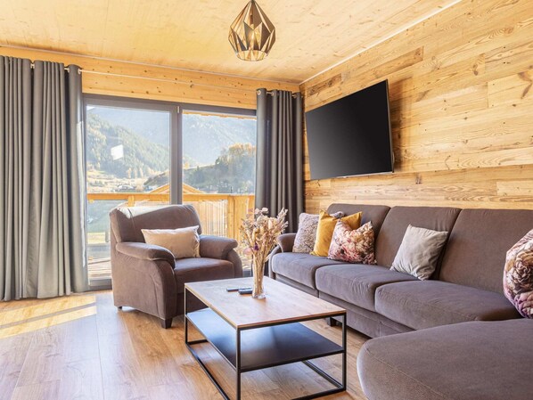 Chalet | Living area