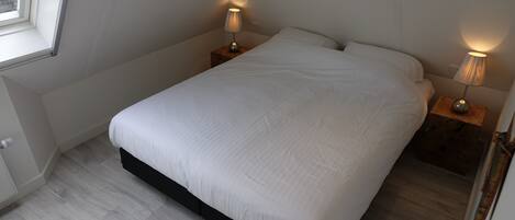 House | 4 bedrooms, individually furnished, bed sheets
