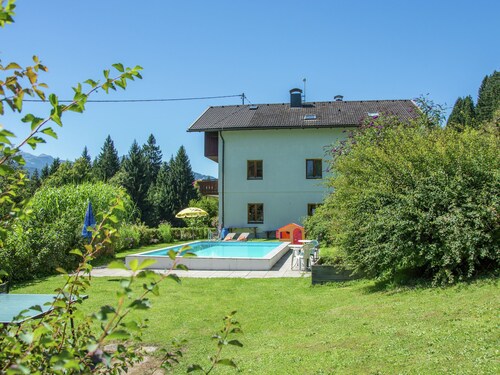 Spacious Apartment in Hermagor near Nassfeld-Pressegger