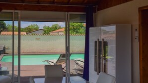Dining - Modern Villa in Condezaygues With Private Pool (Condezaygues)