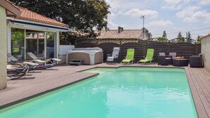 Pool - Modern Villa in Condezaygues With Private Pool (Condezaygues)