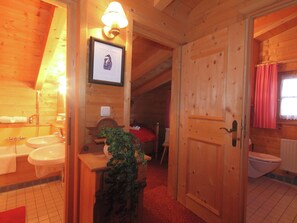 Chalet | Bathroom | Bathtub, towels - Cozy Chalet in Tyrol With Terrace (Sankt Johann in Tirol)
