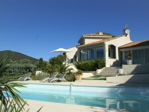 Exterior - Ideally Located Villa at Ste Maxime, Beautiful sea View, air Conditioning and Large Garden (Sainte-Maxime)