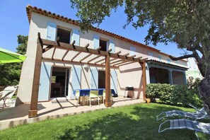 Exterior - Family-friendly Villa With Pool (Roquebrune-sur-Argens)