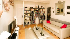 Unclassified image, 5 of 36, button - Romantic Holiday Home With a Small Private Pool, Located in the Provence (Draguignan)