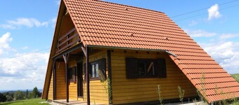 達博近城堡遺跡木屋  