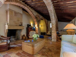 Villa | Living room | Fireplace - Magnificent Villa With Private Pool Near Port Grimaud and Saint Tropez (Grimaud)