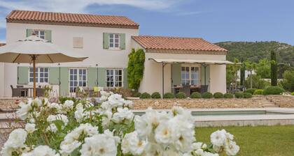 Stunning Villa With Heated Private Swimming Pool in Peaceful Location
