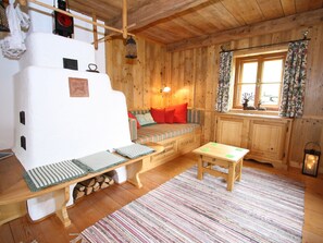 Chalet | Living room - Cozy Chalet in Sankt Margarethen im Lungau near Ski Area (Sankt Margarethen im Lungau)