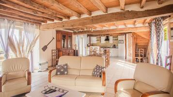House | Living room