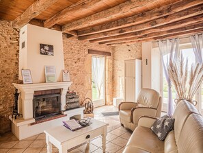 Living room - Holiday Home in Paradise With Private Pool (Les Eyzies)