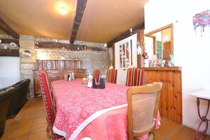 House | Dining