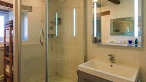 Casa | Baño | Tina y toallas