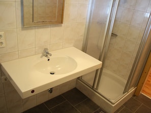 Apartment | Bathroom