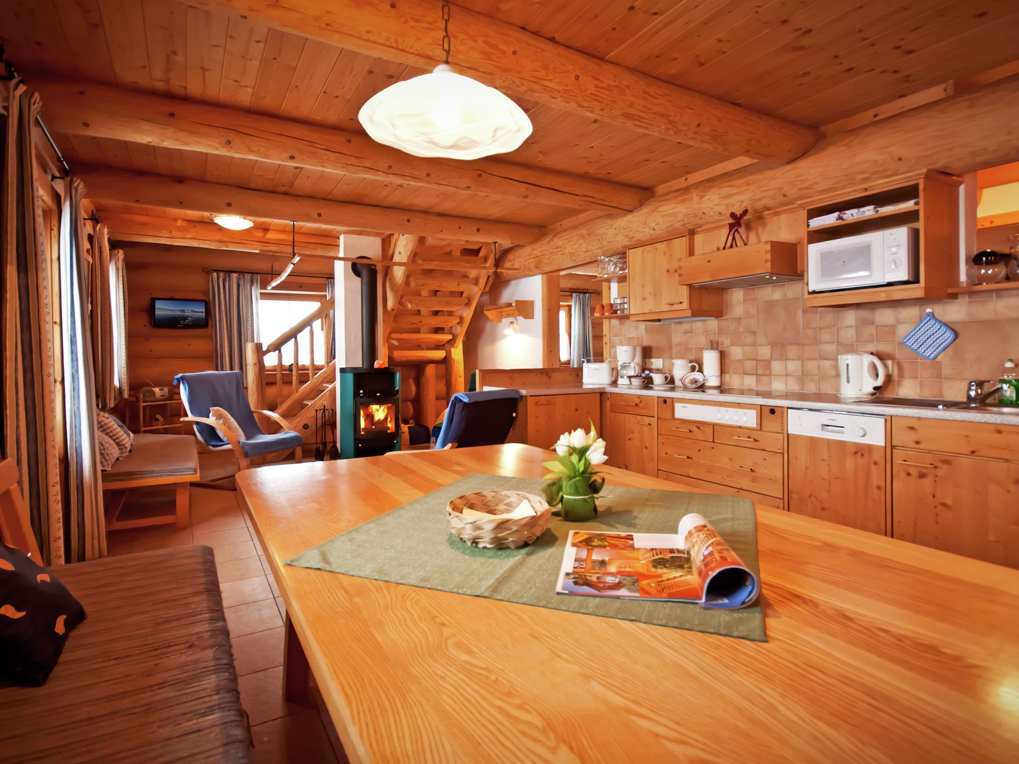 Chalet | Woonkamer | Een dvd-speler