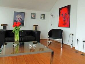 House | Living room - Beautiful Holiday Home in Schermer with Hot Tub (Grootschermer)