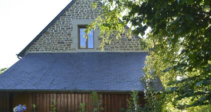 House Between River and Ocean With Pretty Garden in Brittany