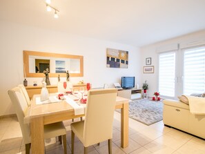 Dining - Classy Apartment in Bayeux With Heating Facility (Bayeux)