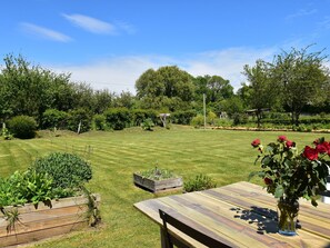 House | Balcony - Spacious Holiday Home in Saint-germain-sur-ay With Terrace (Saint-Germain-sur-Ay)