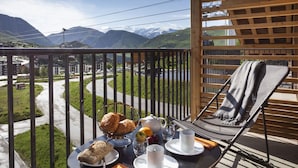 Unclassified image, 2 of 39, button - Stylish Apartment Near the Ski-slopes of L'alpe Dhuez (Huez)