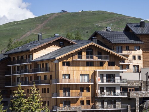 Stylish Apartment Near the Ski-slopes of L'alpe Dhuez