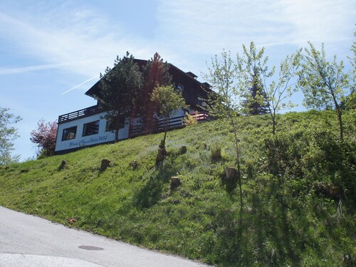 Tranquil Apartment With Sauna, Fitness Room, Garden, Terrace