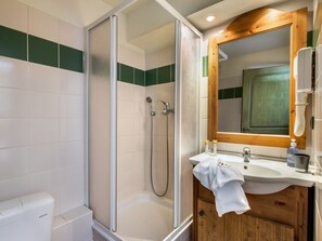 Apartment | Bathroom - Cozy Apartment, at Just 300 m. From the Slopes in Tignes (Tignes)