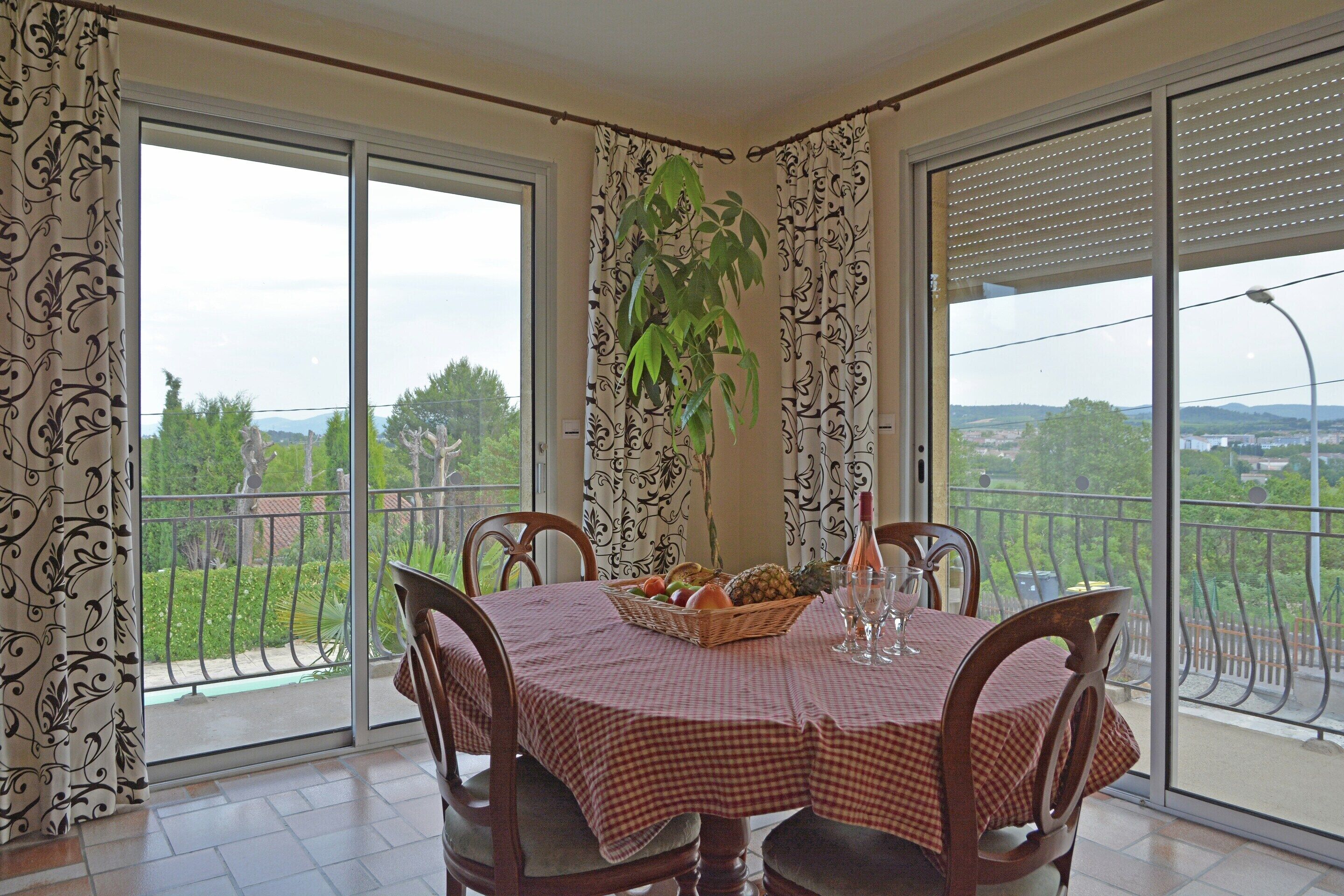 Villa | Dining