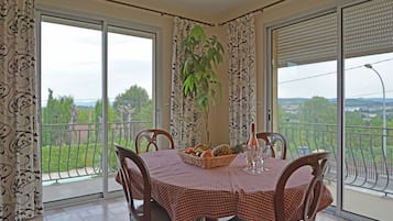 Villa | Dining