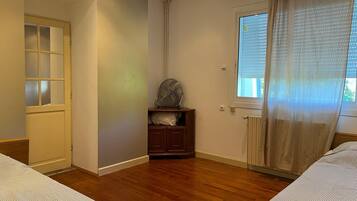 Villa | 3 bedrooms, iron/ironing board, individually furnished