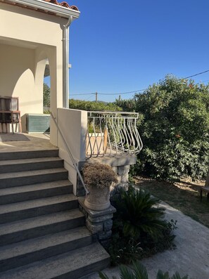 Villa | Exterior - Spacious Villa Retreat in Carcassonne (Carcassonne)