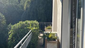 Villa | Balcony