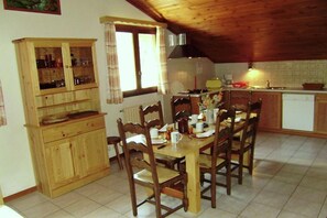 Dining - Spacious Chalet With a Cosy Atmosphere (Les Belleville)